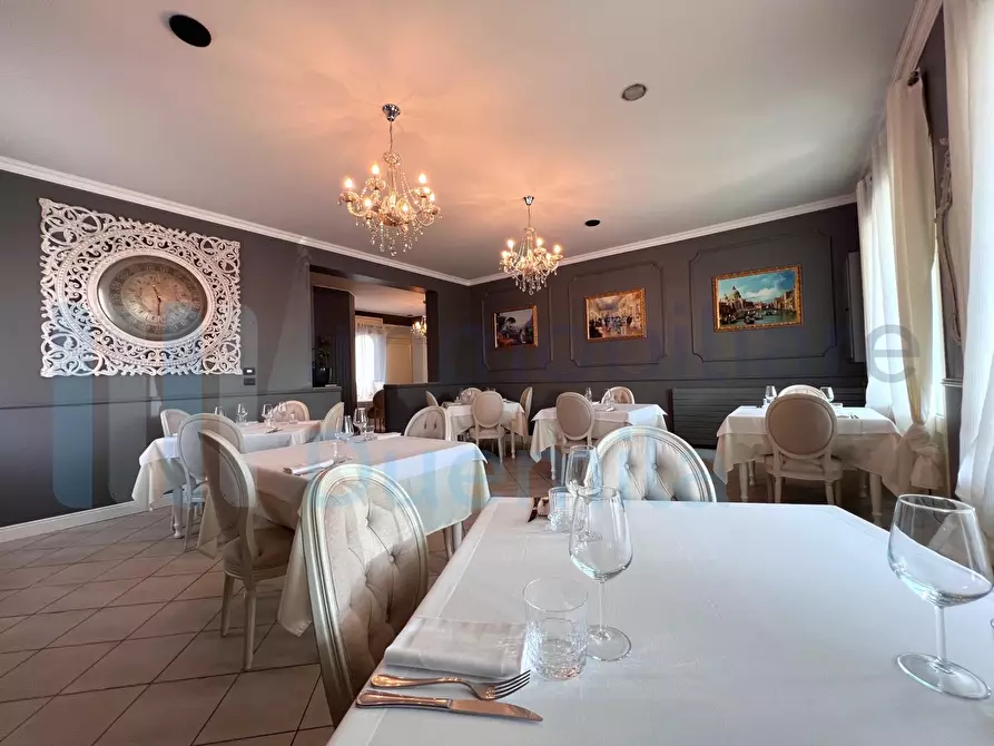 Immagine 2 di Bar / Ristorante in vendita  a Castel San Pietro Terme
