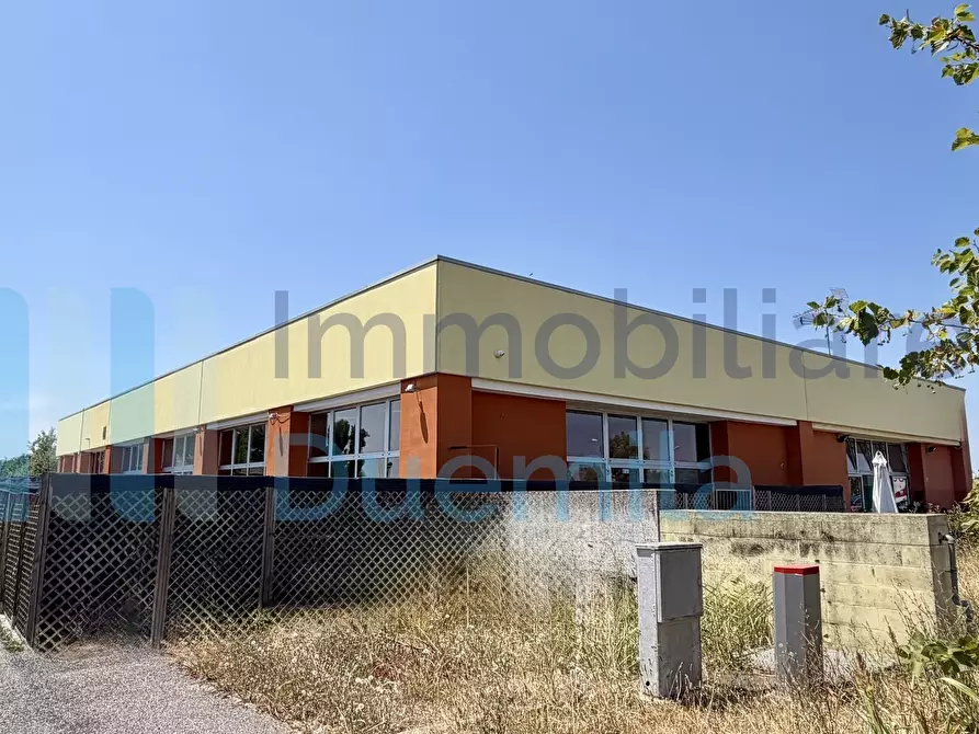 Immagine 30 di Locale commerciale in vendita  a Sant'agata Bolognese