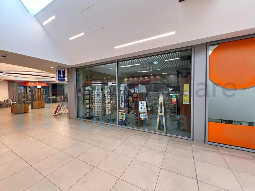 Immagine 15 di Tabaccheria in vendita  a Faenza