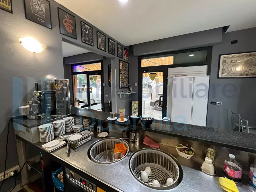 Immagine 11 di Tabaccheria in vendita  a Bologna