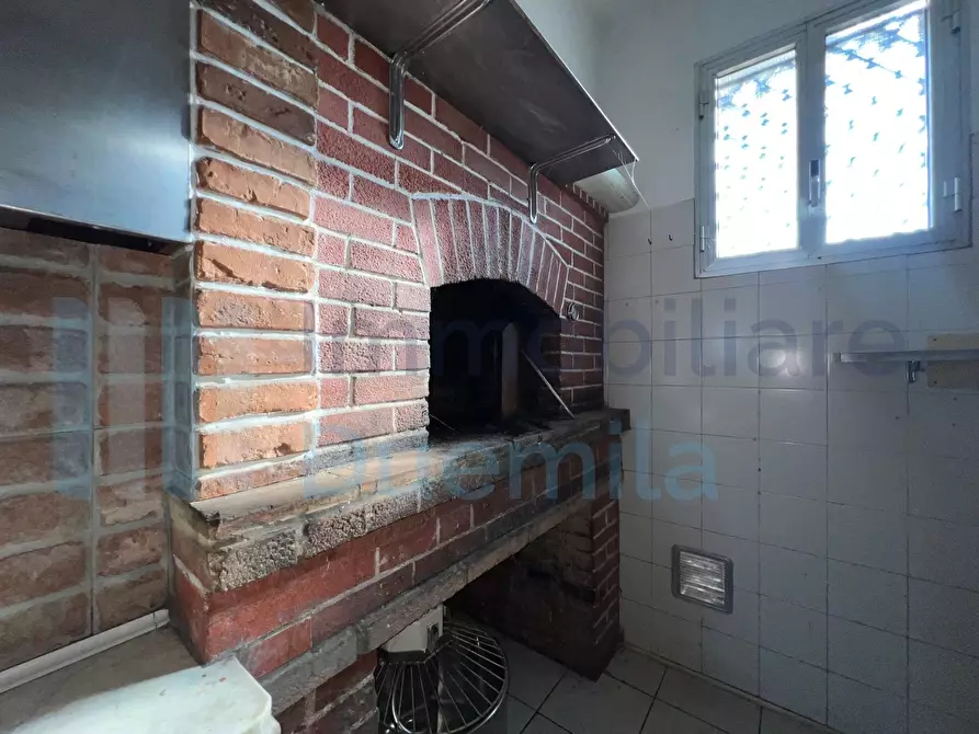 Immagine 54 di Locale commerciale in affitto  a Baricella