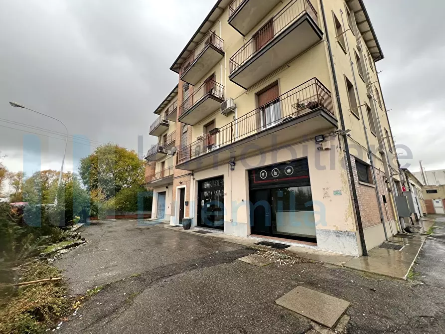 Immagine 4 di Locale commerciale in vendita  a Ozzano Dell'emilia