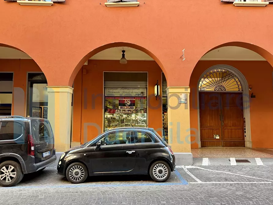 Immagine 25 di Attività commerciale in vendita  a Bologna