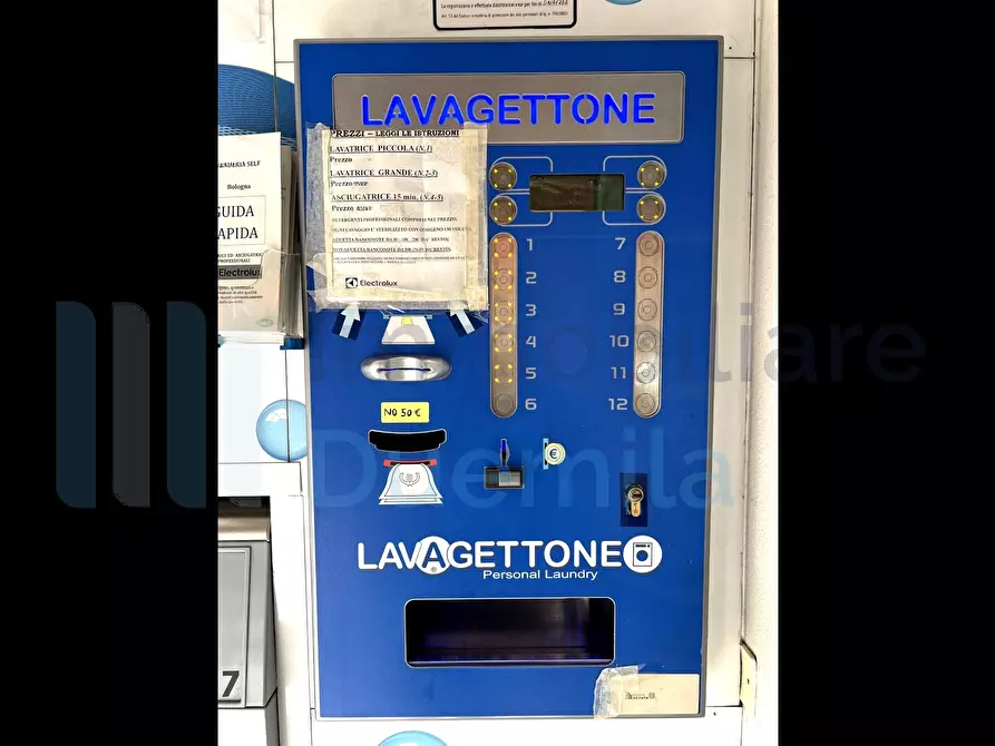 Immagine 9 di Attività artigianale in vendita  a Bologna