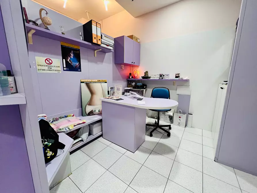 Immagine 3 di Attività artigianale in vendita  a Bologna