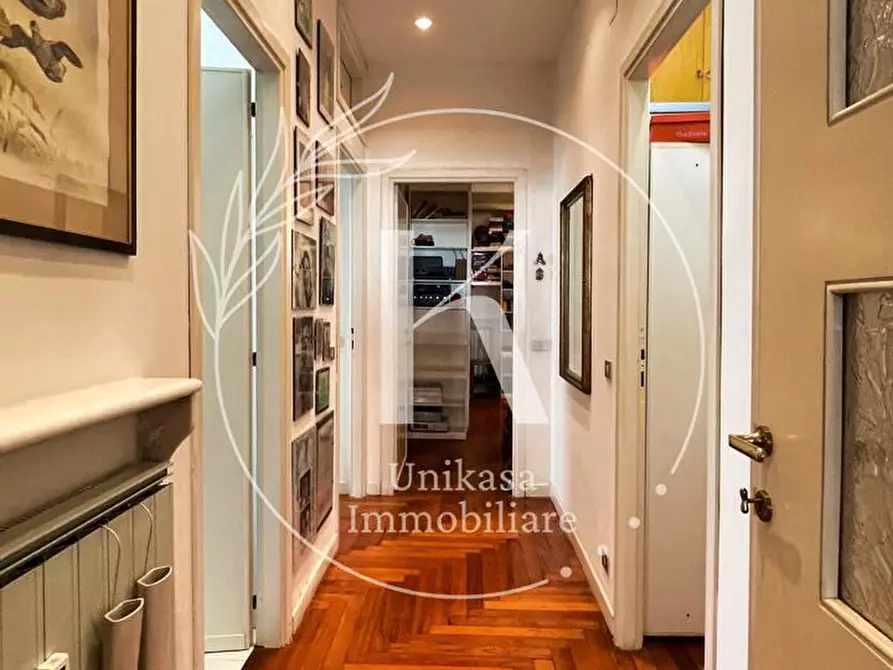 Immagine 11 di Pentalocale in vendita  in Piazza Guglielmo Marconi a Savona