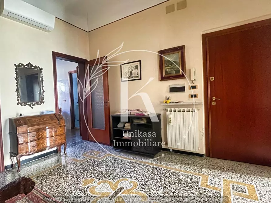 Immagine 7 di Quadrilocale in vendita  in Via Anton Giulio Barrili a Savona