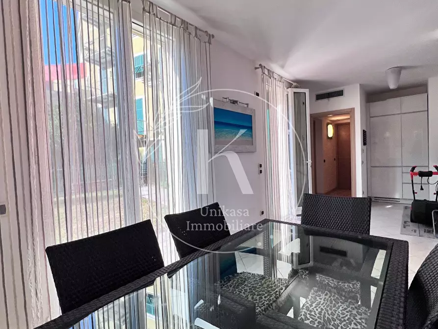 Immagine 14 di Quadrilocale in vendita  in Via Aurelia 454 a Vado Ligure