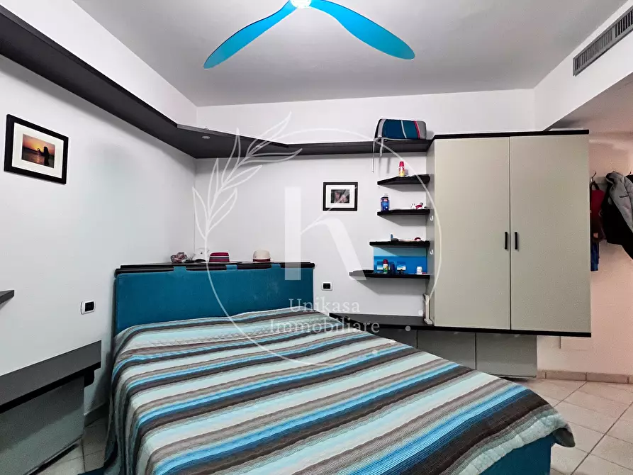 Immagine 27 di Quadrilocale in vendita  in Via Aurelia 454 a Vado Ligure