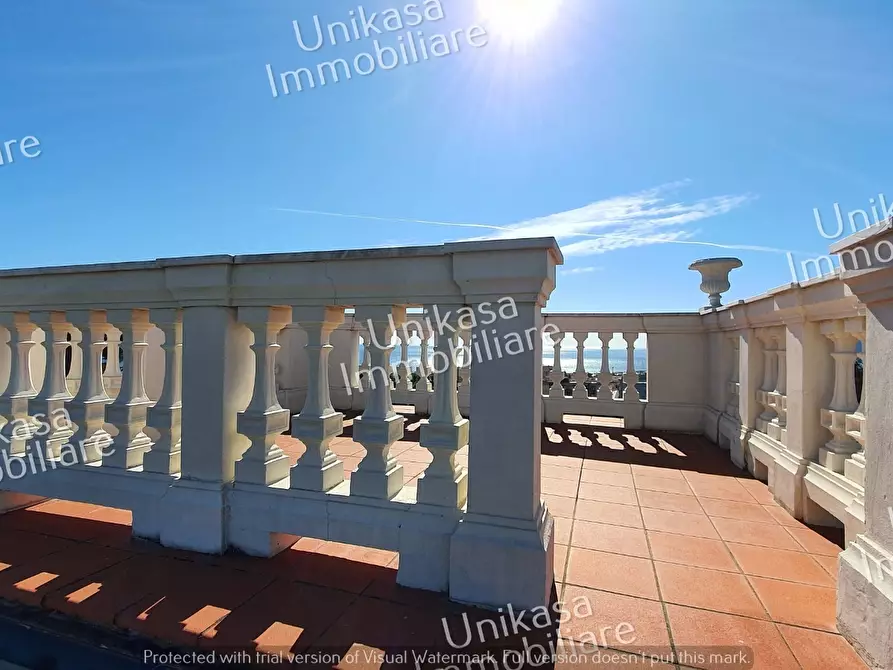 Immagine 34 di Villa in vendita  in Via Loreto a Savona