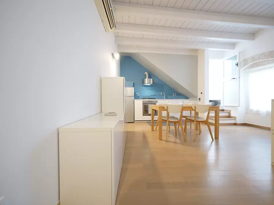 Immagine 29 di Palazzo in vendita  in Via Cattedrale a Ostuni