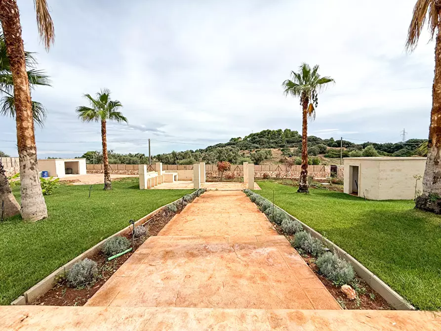 Immagine 5 di Villa in vendita  in la rupe a Ostuni