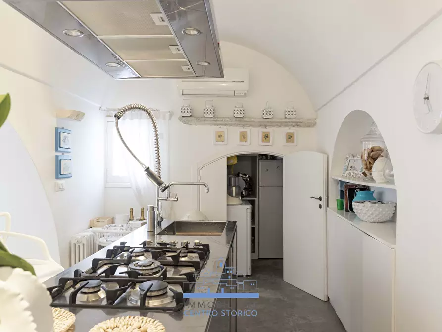 Immagine 33 di Appartamento in vendita  in VIA BIXIO CONTINELLI a Ostuni