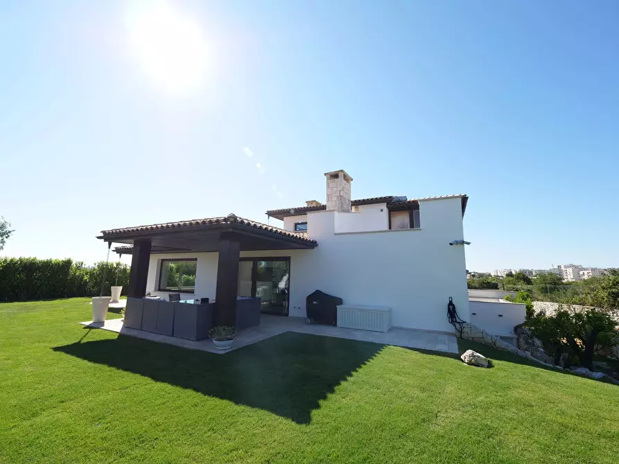 Immagine 3 di Villa in vendita  in SP29 31 a Ostuni