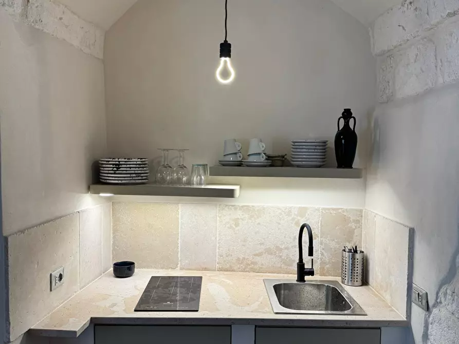 Immagine 6 di Casa indipendente in vendita  in via stefano thur a Ostuni