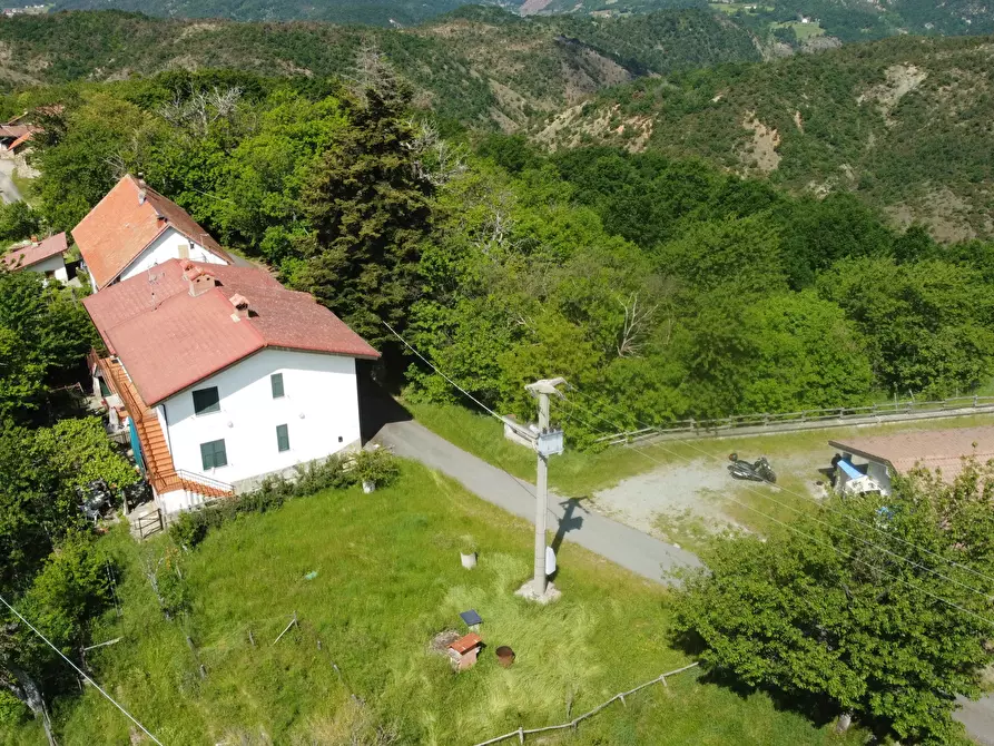 Immagine 8 di Villa in vendita  in Regione Montaldo 117 a Ponzone