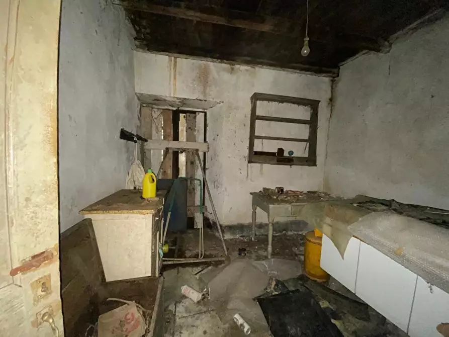 Immagine 5 di Rustico / casale in vendita  a Urbe