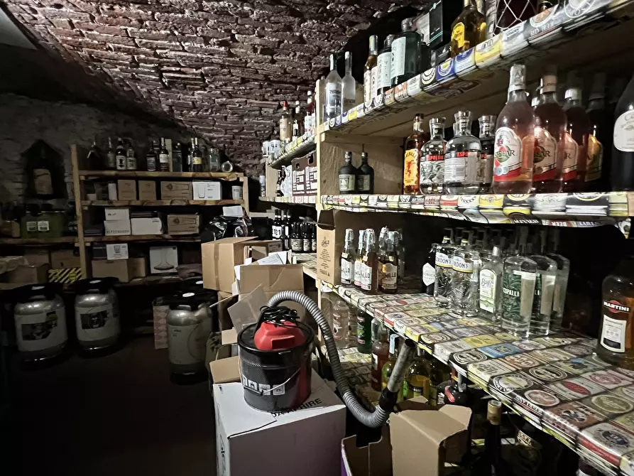 Immagine 30 di Attività commerciale in vendita  in Piazza Concezione 10 a Sassello