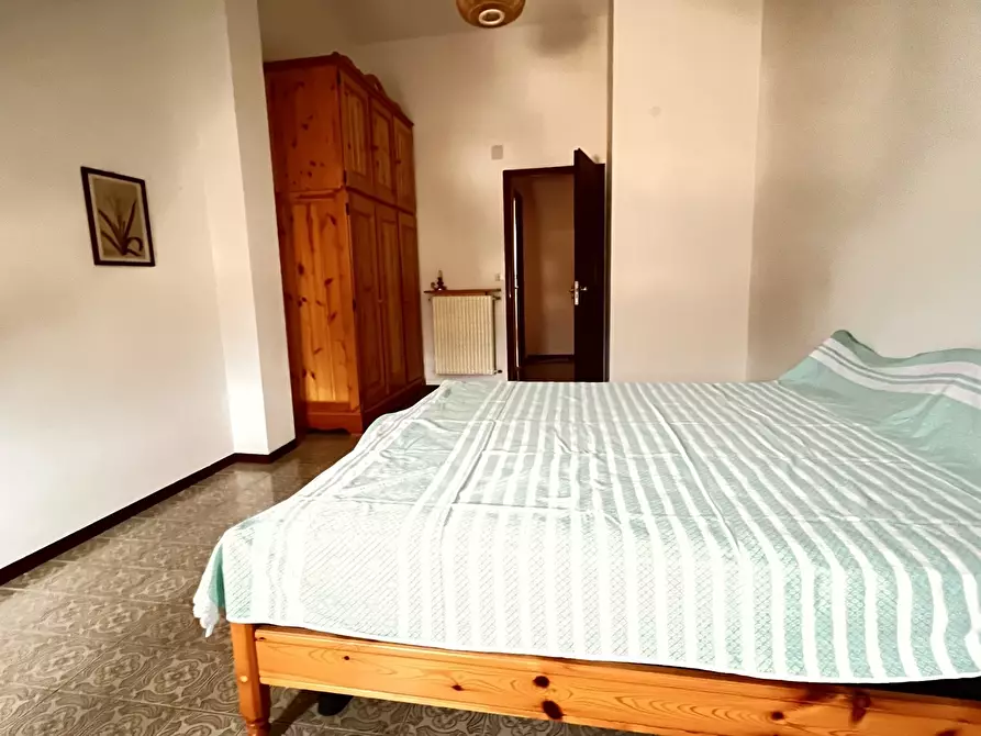 Immagine 13 di Trilocale in vendita  a Urbe