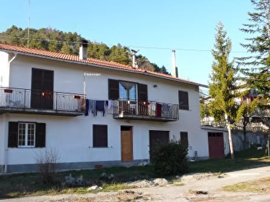 Immagine 1 di Casa bifamiliare in vendita  a Giusvalla