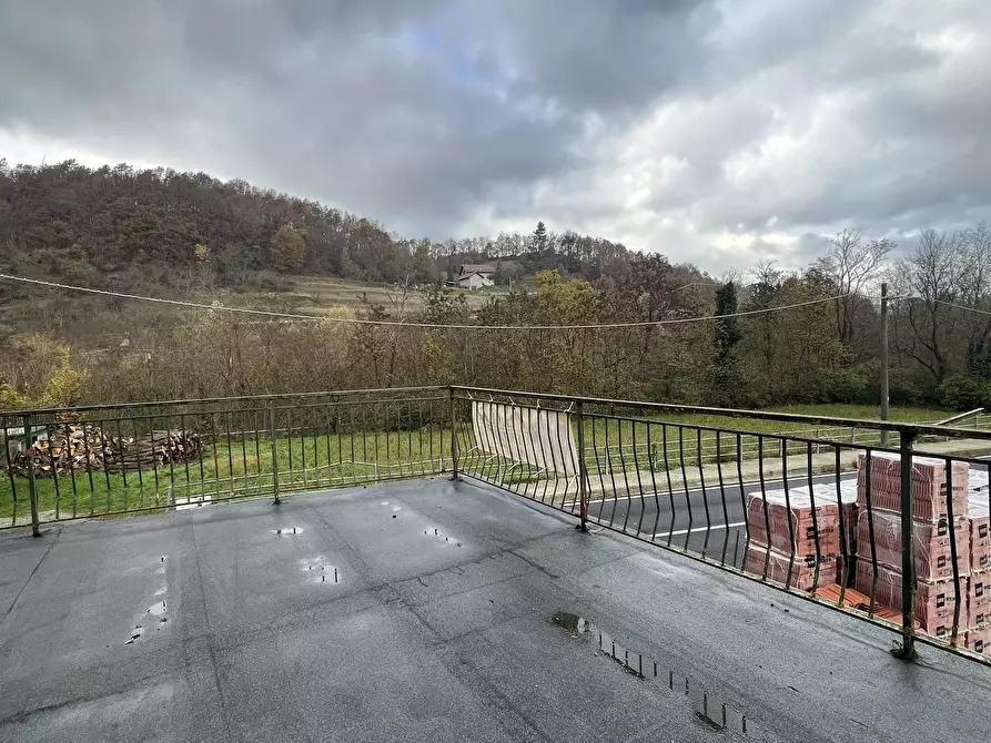 Immagine 11 di Porzione di casa in vendita  in SP334 9 a Sassello