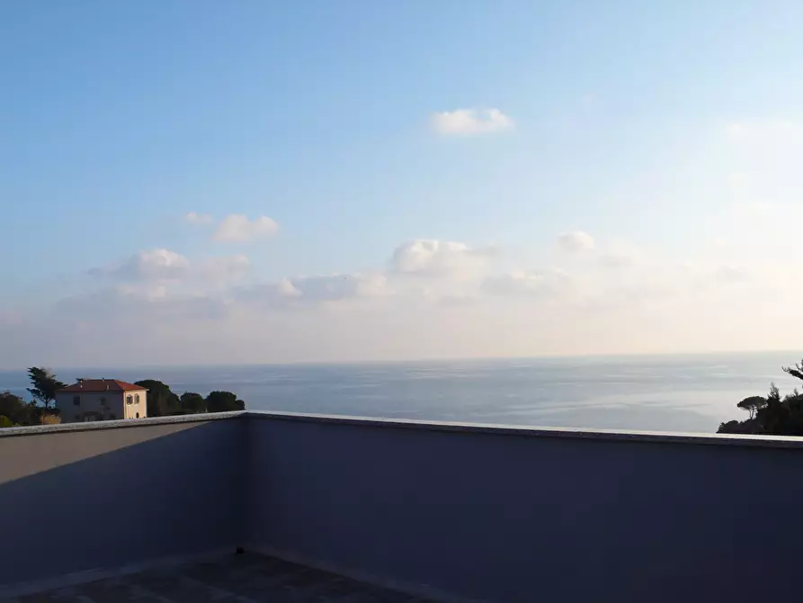 Immagine 2 di Rustico / casale in vendita  a Celle Ligure