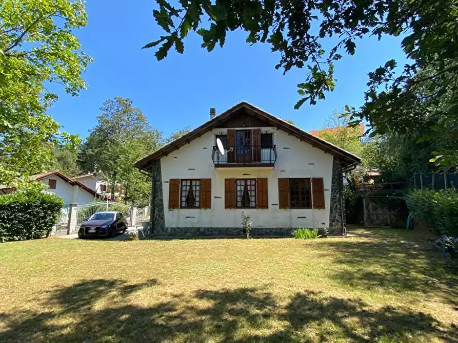 Immagine 1 di Villa in vendita  a Urbe