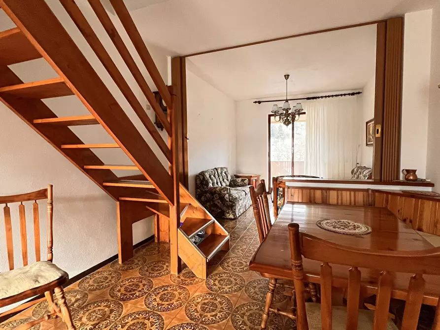 Immagine 1 di Trilocale in vendita  a Urbe