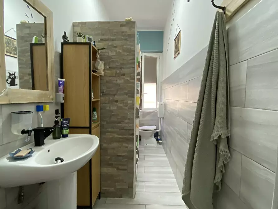 Immagine 13 di Quadrilocale in vendita  in Corso Vitttorio Veneto 68 a Savona