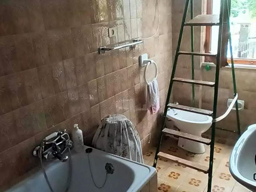 Immagine 11 di Appartamento in vendita  in via Vara Superiore 39 a Urbe