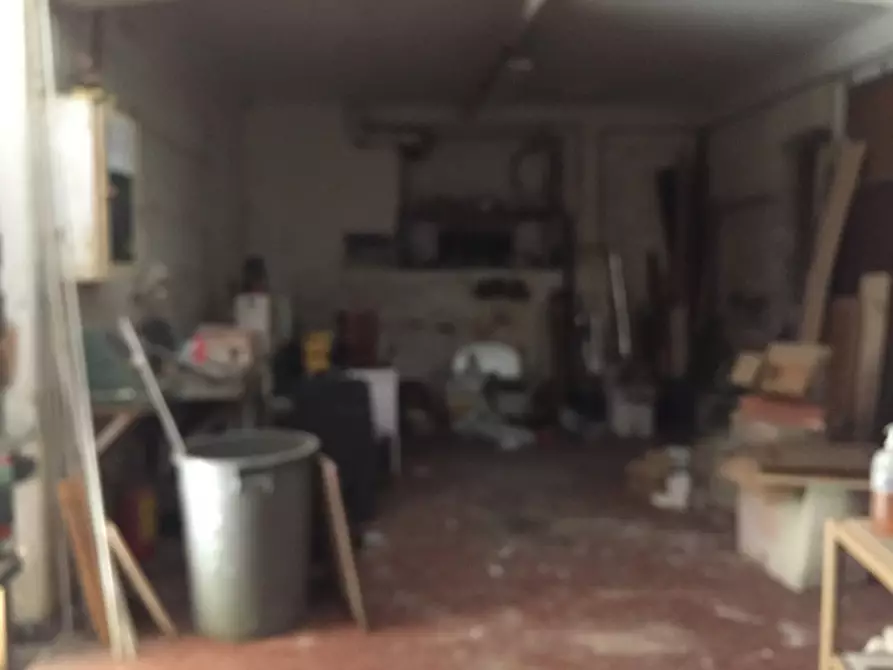 Immagine 6 di Magazzino in vendita  a Genova