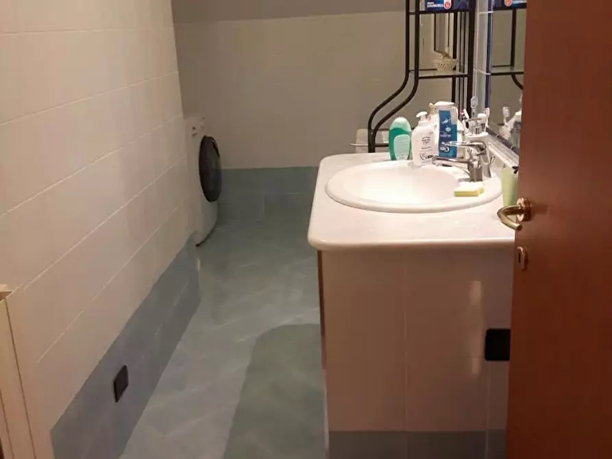 Immagine 11 di Appartamento in vendita  in via Carlina 9/8 a Urbe