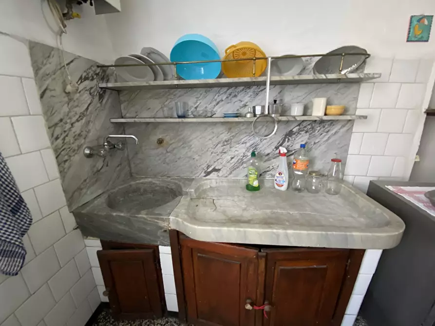 Immagine 18 di Palazzo in vendita  in Via Stefano Ramorino 3 a Urbe