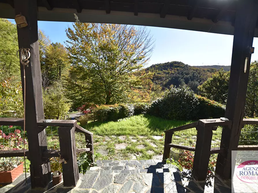 Immagine 15 di Villa in vendita  in Via Menacciano 1 a Pontinvrea