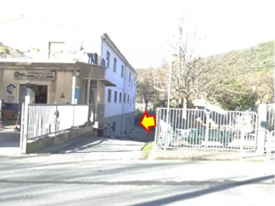 Immagine 1 di Magazzino in vendita  in Via Luigi Ghiglielmone a Deiva Marina