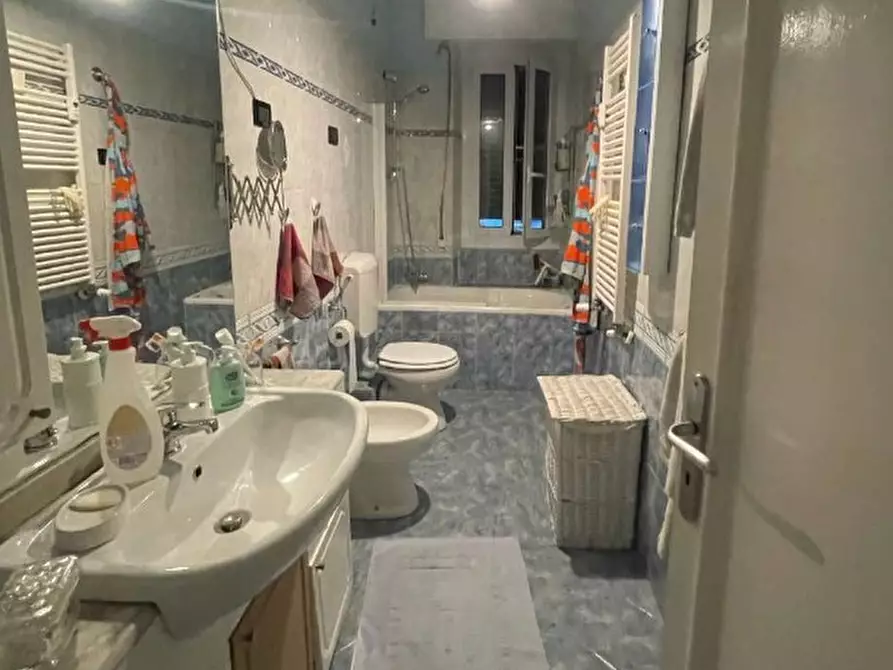 Immagine 8 di Pentalocale in vendita  in Via La Spezia 4 a Genova