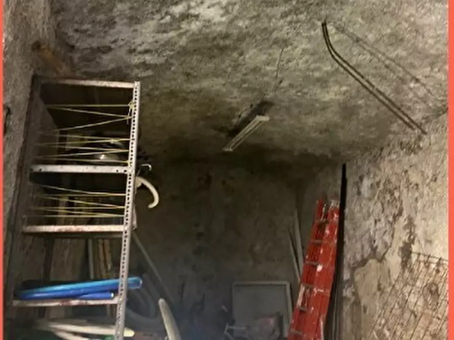 Immagine 6 di Magazzino in vendita  in Via Fereggiano 81 R a Genova