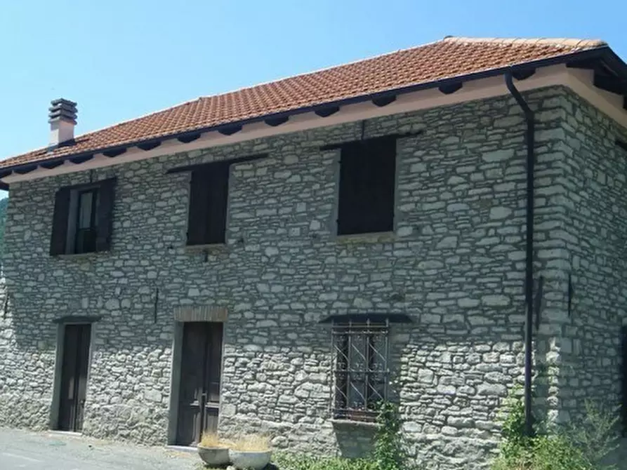 Immagine 7 di Villa in vendita  in Regione San Michele 3 a Castelletto Uzzone