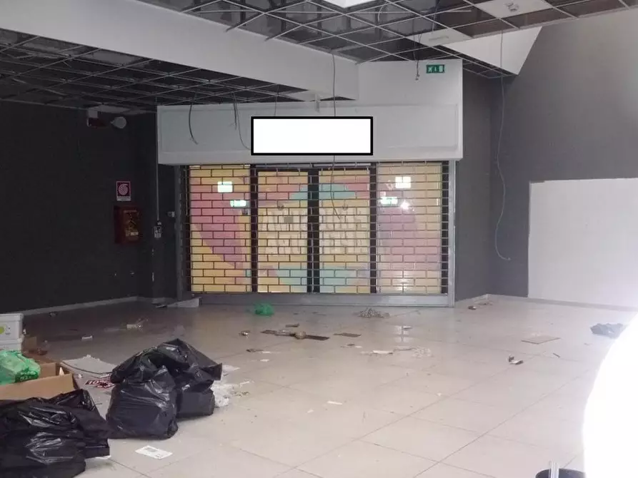 Immagine 3 di Locale commerciale in vendita  in Strada Torino 7 a Caselle Torinese