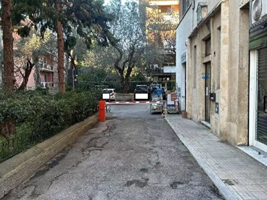 Immagine 1 di Garage in vendita  in Via Nicola Fabrizi 88 a Genova