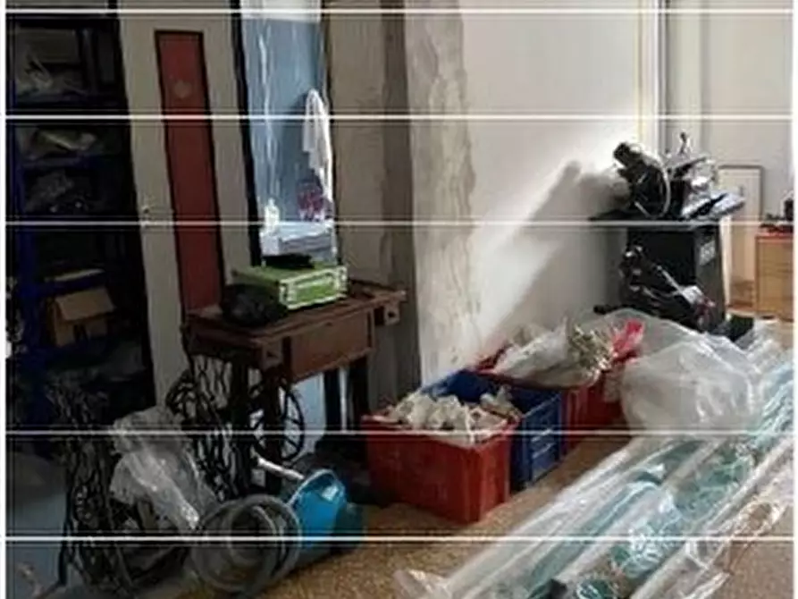 Immagine 6 di Locale commerciale in vendita  in Via dell'Ombra 4 a Genova