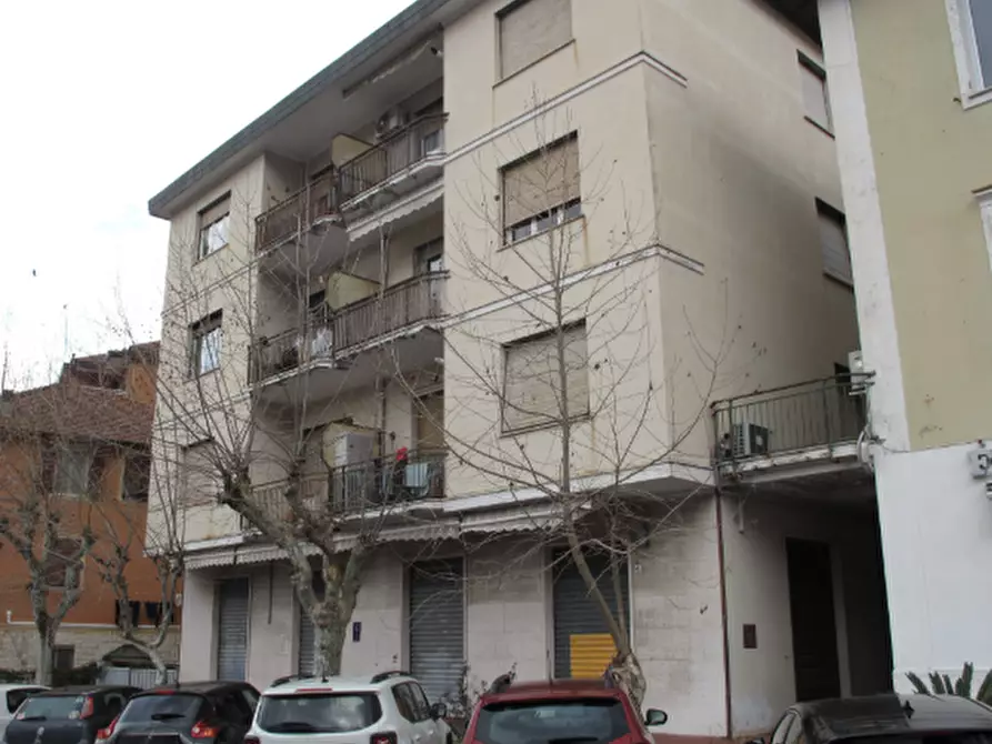 Immagine 1 di Pentalocale in vendita  in Via Fratelli Canepa 48B a Serra Riccò