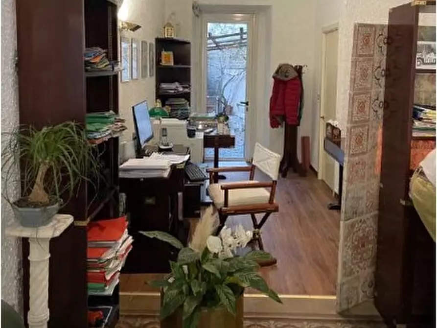 Immagine 3 di Locale commerciale in vendita  in Via Brigate Partigiane 7 a Lavagna