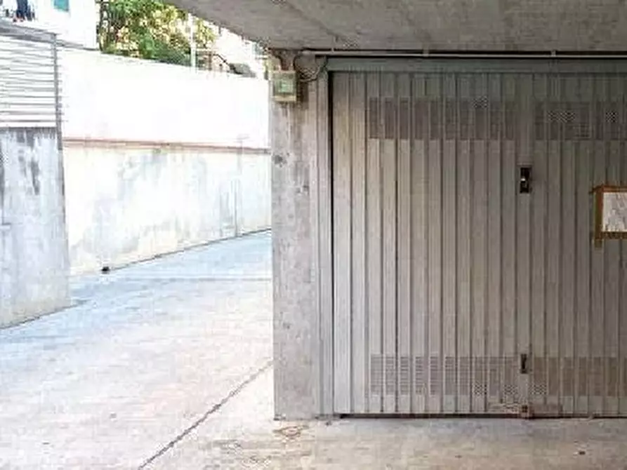 Immagine 1 di Garage in vendita  in Via Guido Agosti 49 a Genova