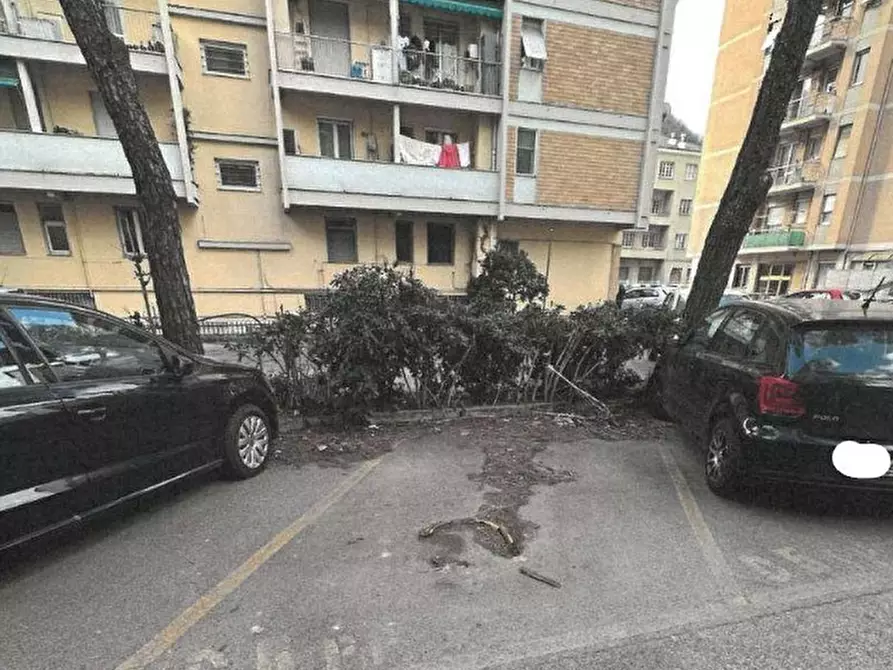 Immagine 1 di Garage in vendita  in Via Luigi Gherzi snc a Genova