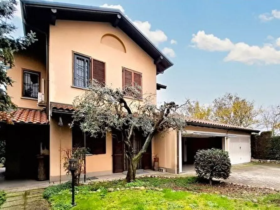 Immagine 1 di Villetta a schiera in vendita  in Via Cavalieri di Vittorio Veneto 22 a Arluno