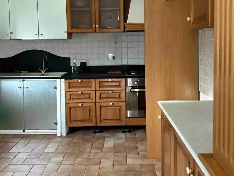 Immagine 6 di Pentalocale in vendita  in Via Croce Bianca 55 a Mignanego