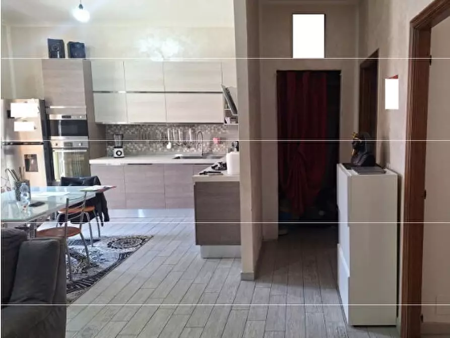 Immagine 3 di Pentalocale in vendita  in Via Banchette 18 a Torino