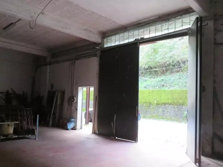 Immagine 6 di Attività artigianale in vendita  in Via Piano 81 a Isola Del Cantone