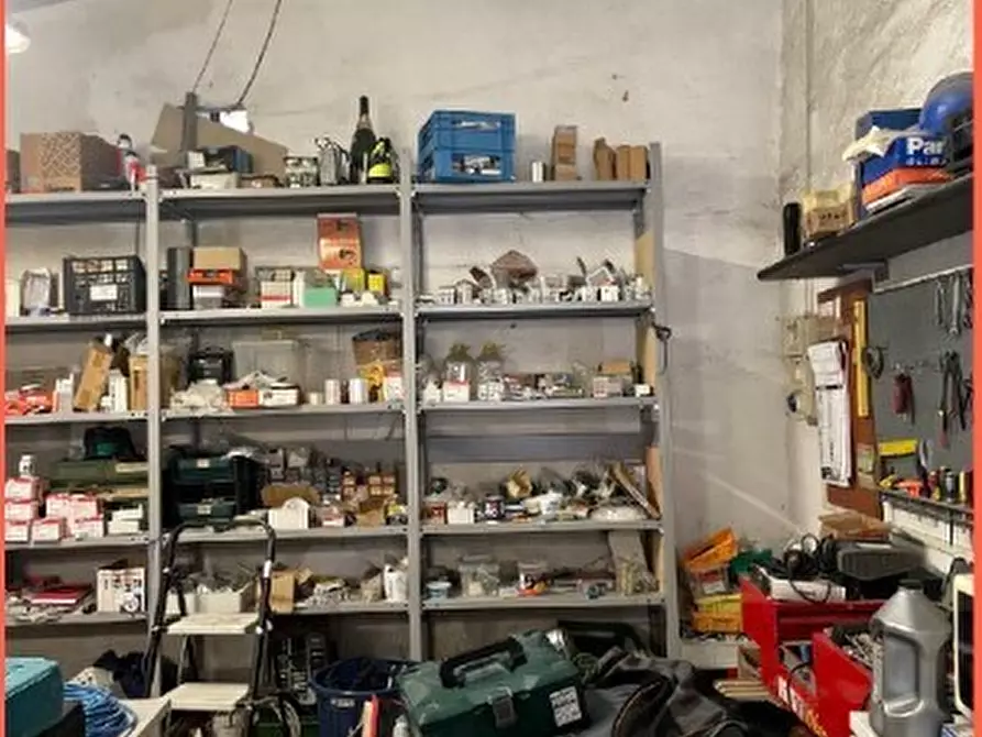 Immagine 5 di Magazzino in vendita  in Via Fereggiano 81 R a Genova